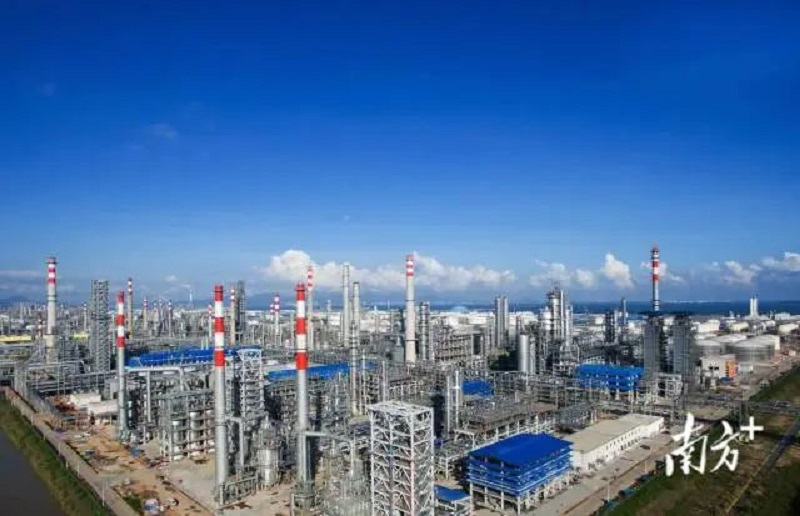 全省各地积极抓大产业、大平台、大项目、大企业、大环境。图为惠州大亚湾石化区。南方日报记者 王昌辉 摄