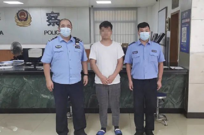 东莞公安机关依法查处李某、曹某某编造“东莞银丰路某小区发生重大入室杀人抢劫案”网络谣言案