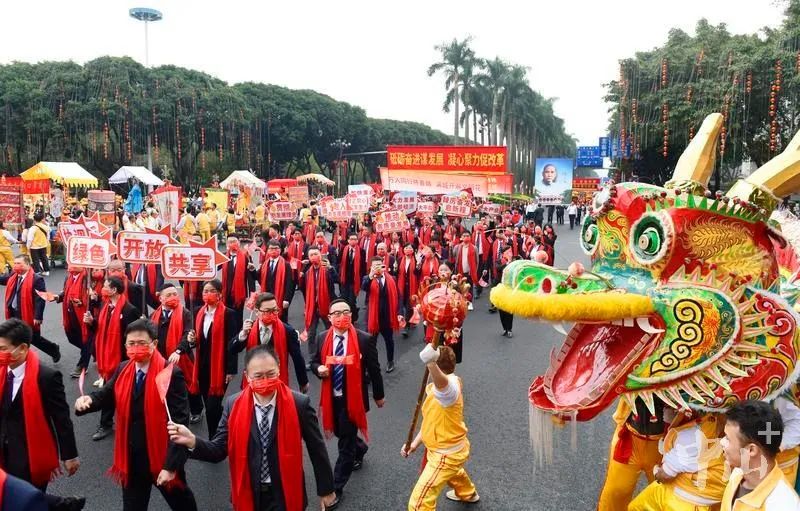 中山慈善万人行已经成为市民自觉传承人道博爱奉献精神、弘扬文明新风的新民俗节目。记者 余兆宇 摄