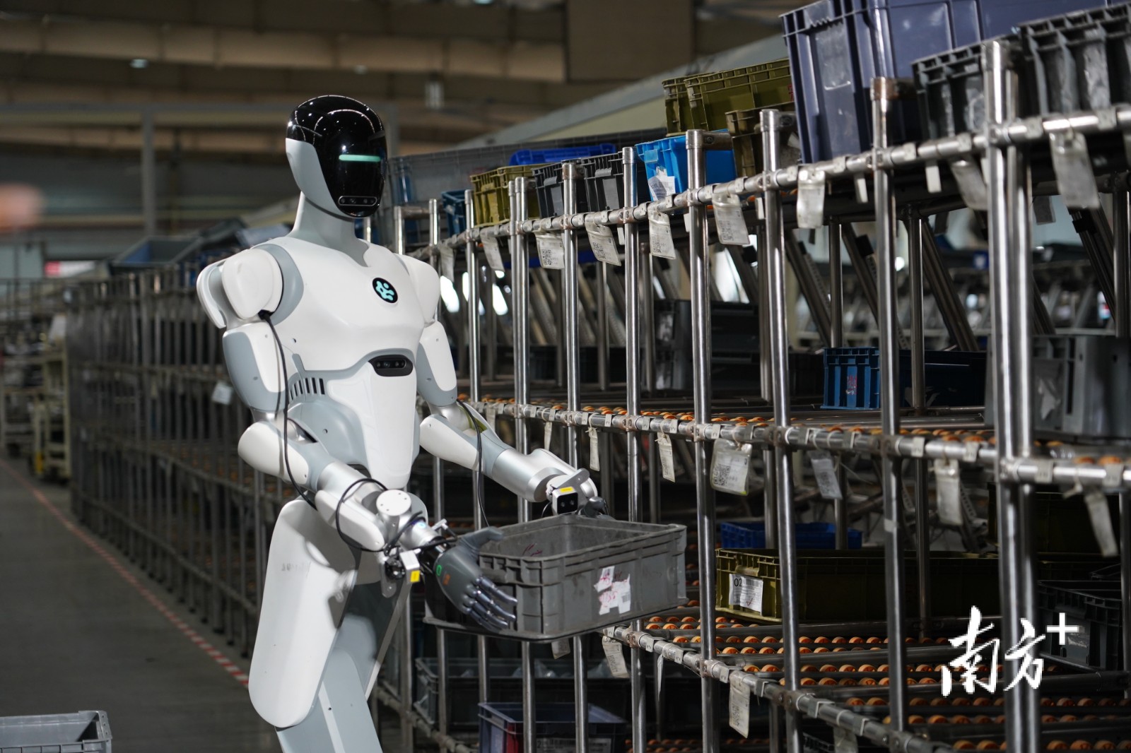 智平方机器人进入东风柳汽工厂